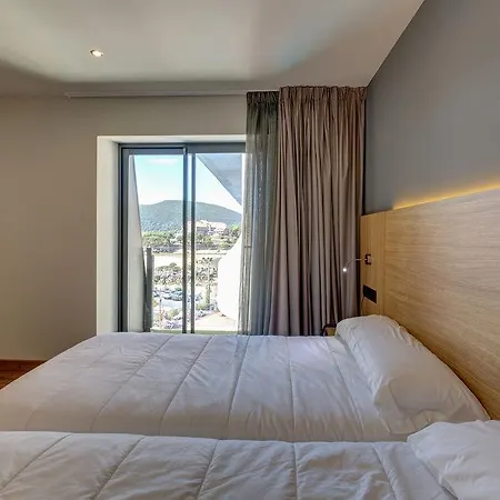 Hotel Astuy Isla Plana